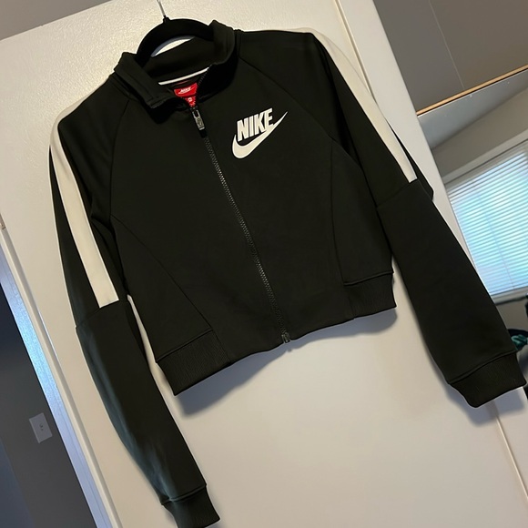 Nike Sweater - Picture 1 of 2